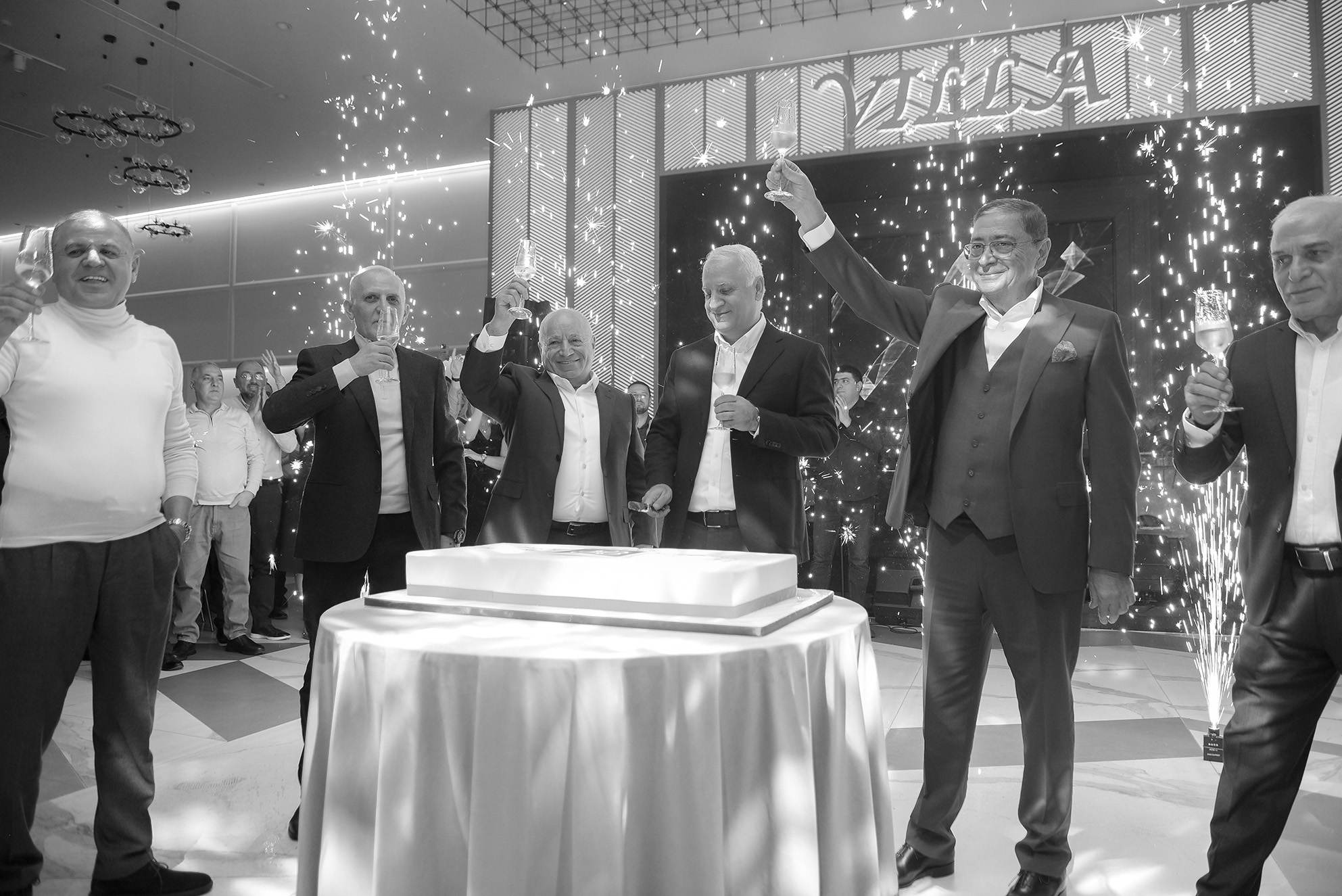 «БАРСИС» ООО проводила 2025 год роскошным новогодним мероприятием.